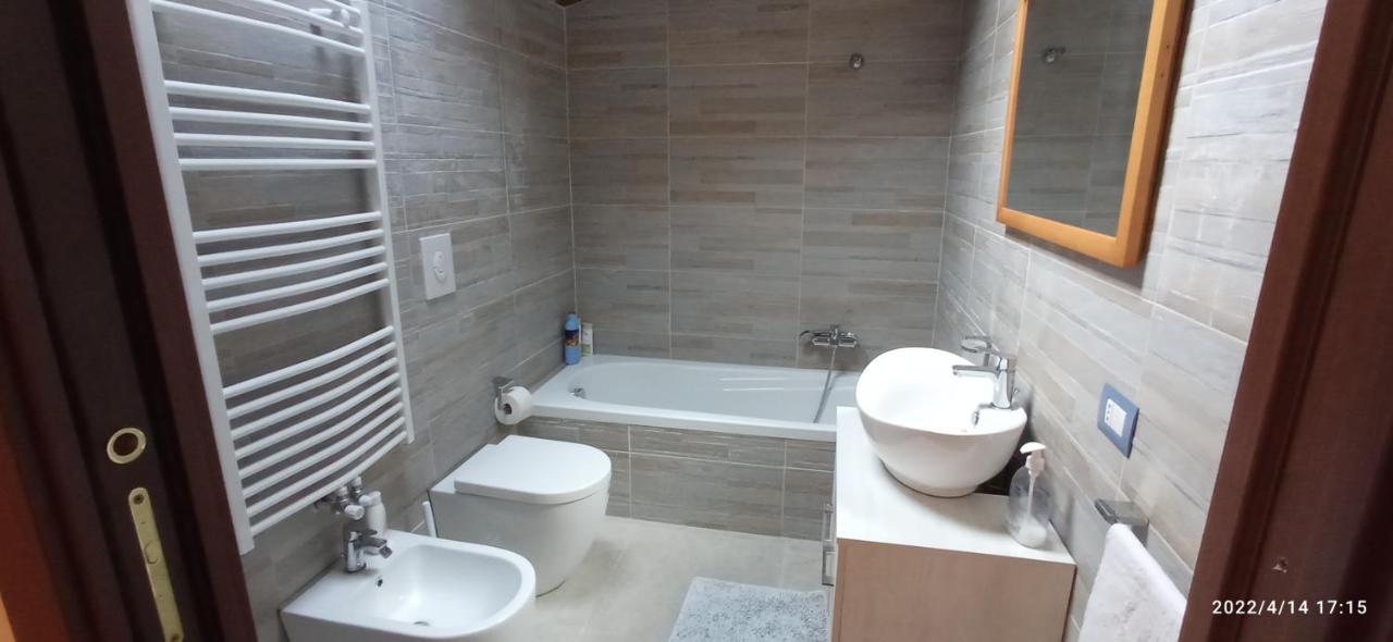 Un Angolo A Milano... Apartamento Milão
